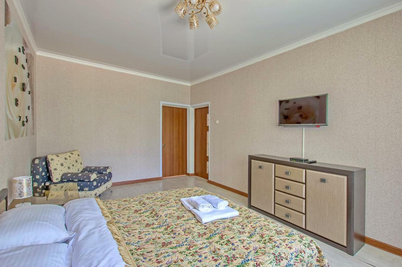 Cozy Apartment On Rozybakiev 145. Atakent Almatî Exterior foto