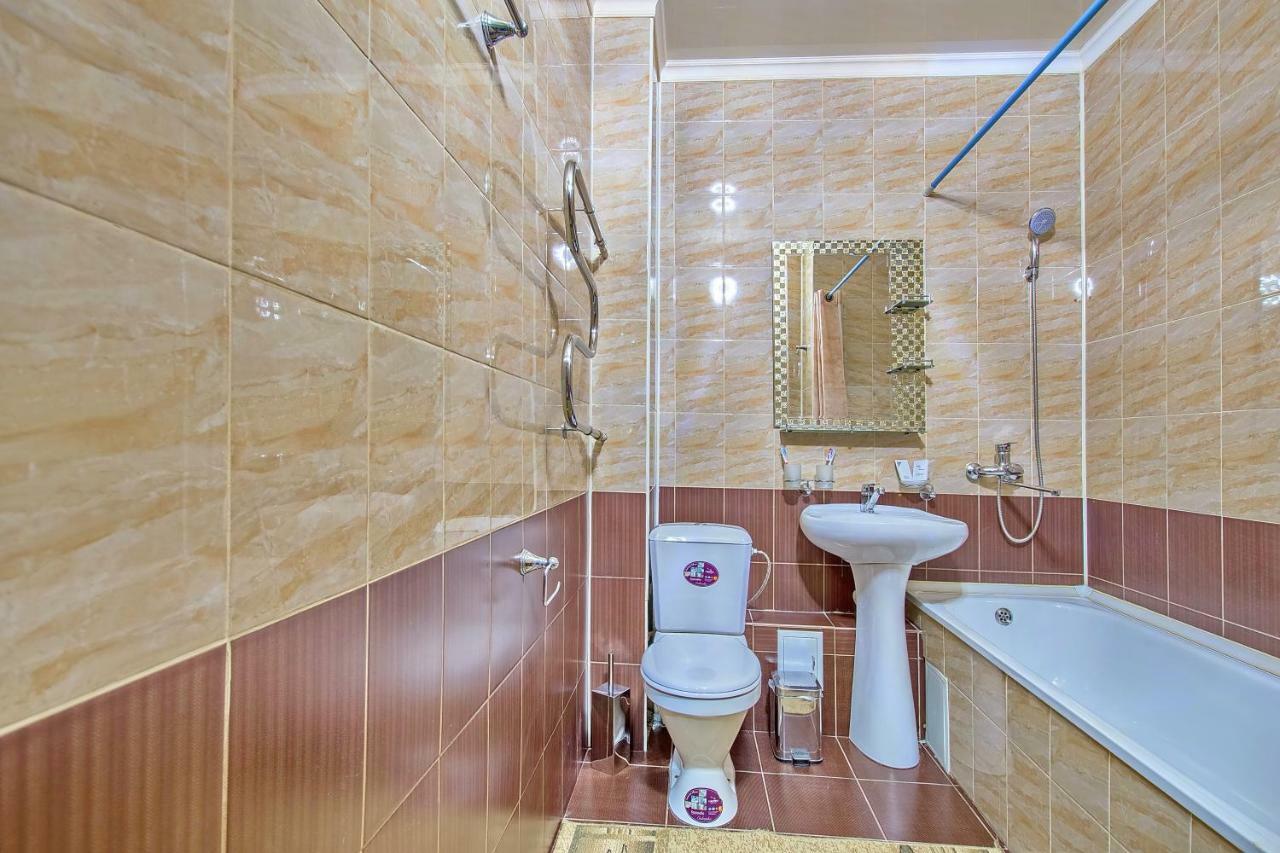 Cozy Apartment On Rozybakiev 145. Atakent Almatî Exterior foto