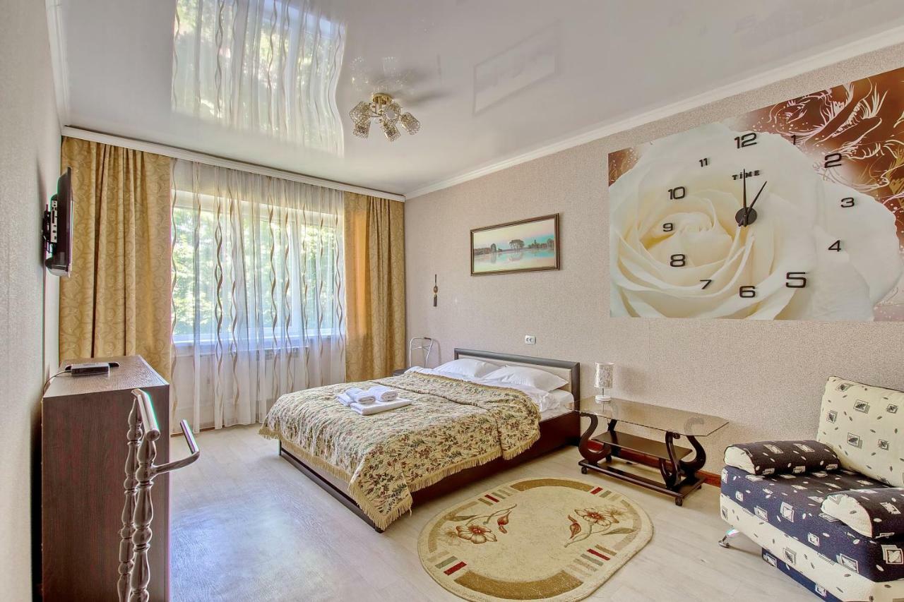 Cozy Apartment On Rozybakiev 145. Atakent Almatî Exterior foto