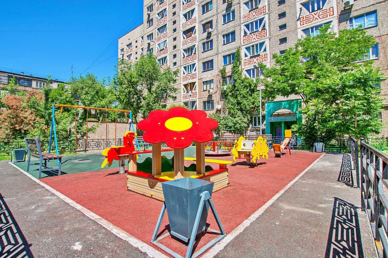 Cozy Apartment On Rozybakiev 145. Atakent Almatî Exterior foto